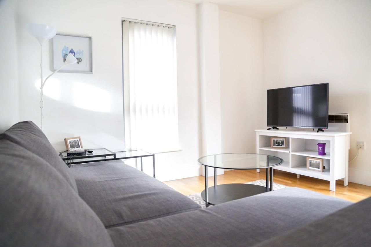 Serviced Apartment In Liverpool City Centre - Free Parking - Balcony - By Happy Days Zewnętrze zdjęcie