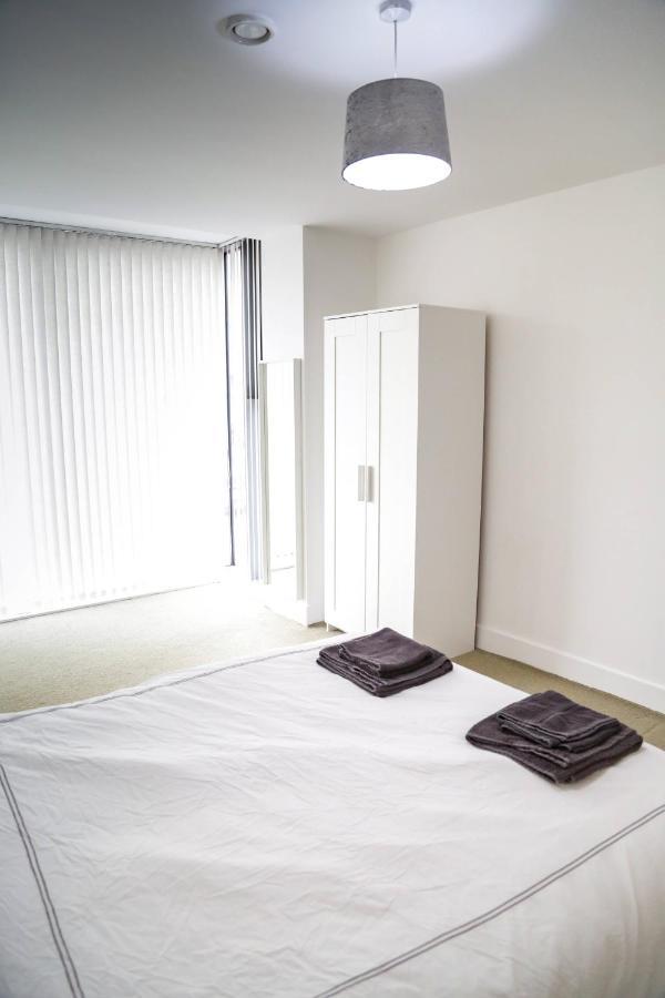 Serviced Apartment In Liverpool City Centre - Free Parking - Balcony - By Happy Days Zewnętrze zdjęcie